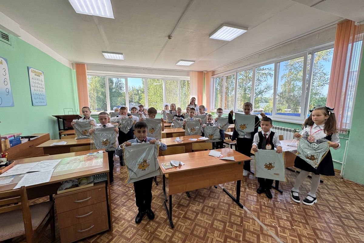 В Суворовском районе стартовала акция «Засветись» В Суворовском районе стартовала акция «Засветись»