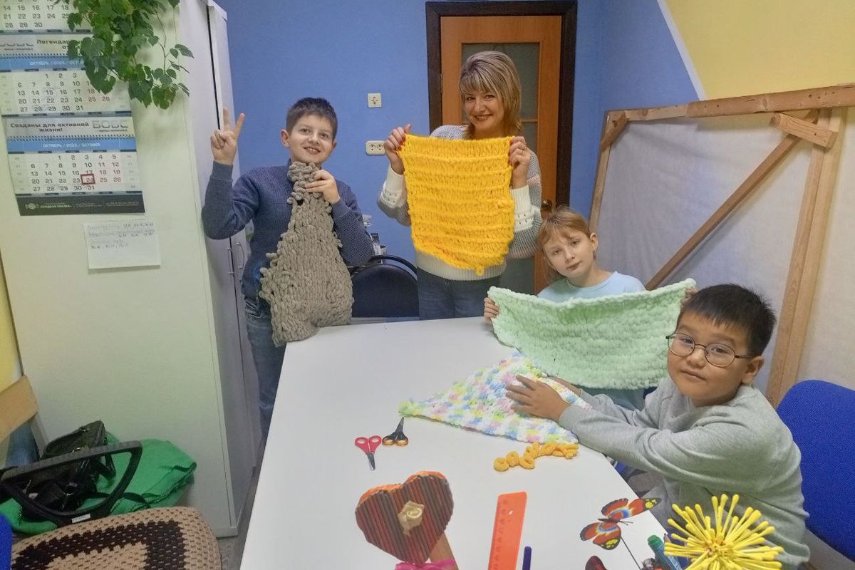 Суворовские школьники приняли участие в мастер-классе по работе с плюшевой пряжей Суворовские школьники приняли участие в мастер-классе по работе с плюшевой пряжей