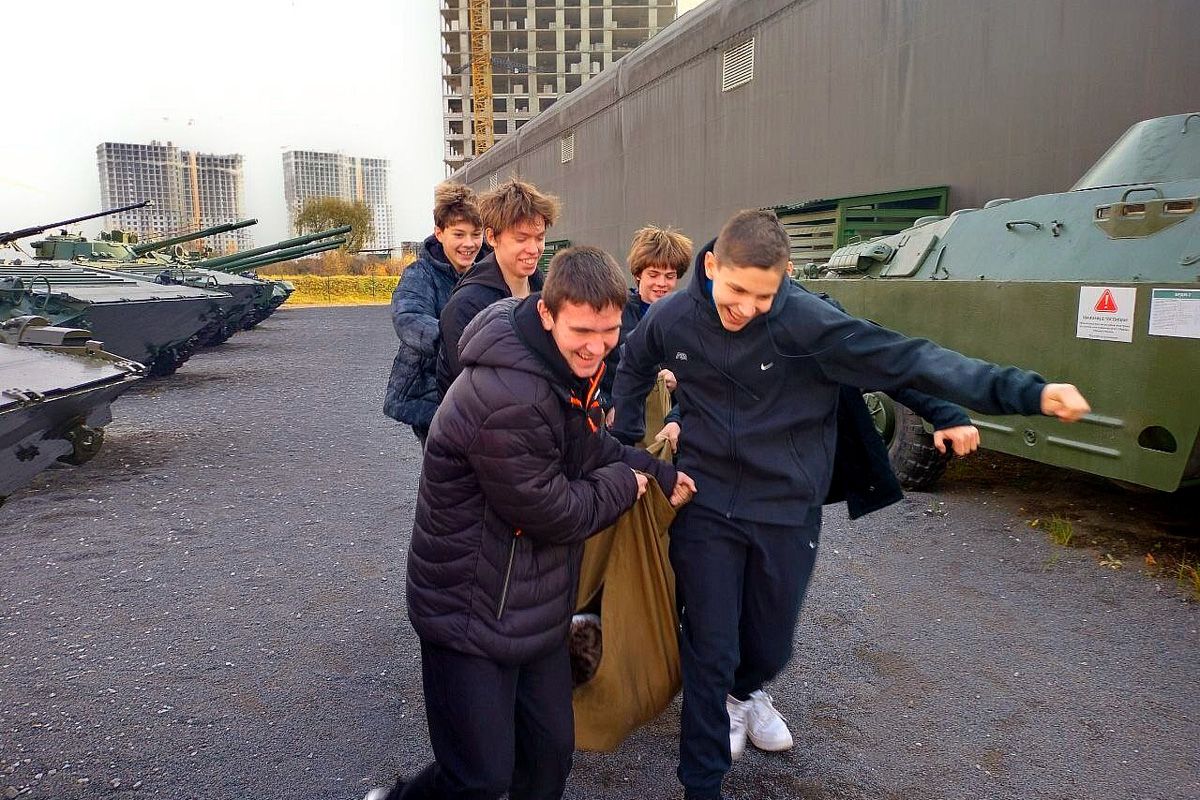 Суворовские школьники стали призерами квест-броска «Отряд «Передовой» Суворовские школьники стали призерами квест-броска «Отряд «Передовой»