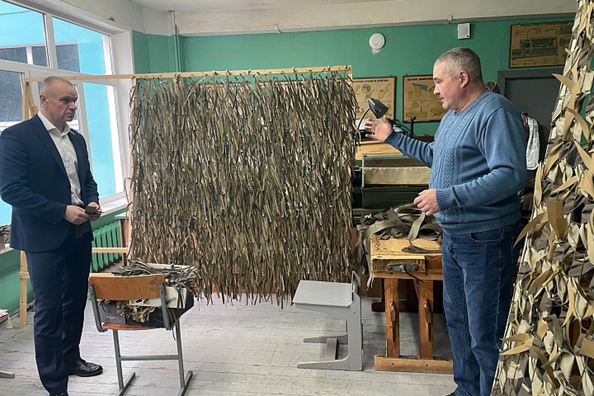 Дмитрий Коженкин поблагодарил за труд волонтеров СВО Дмитрий Коженкин поблагодарил за труд волонтеров СВО