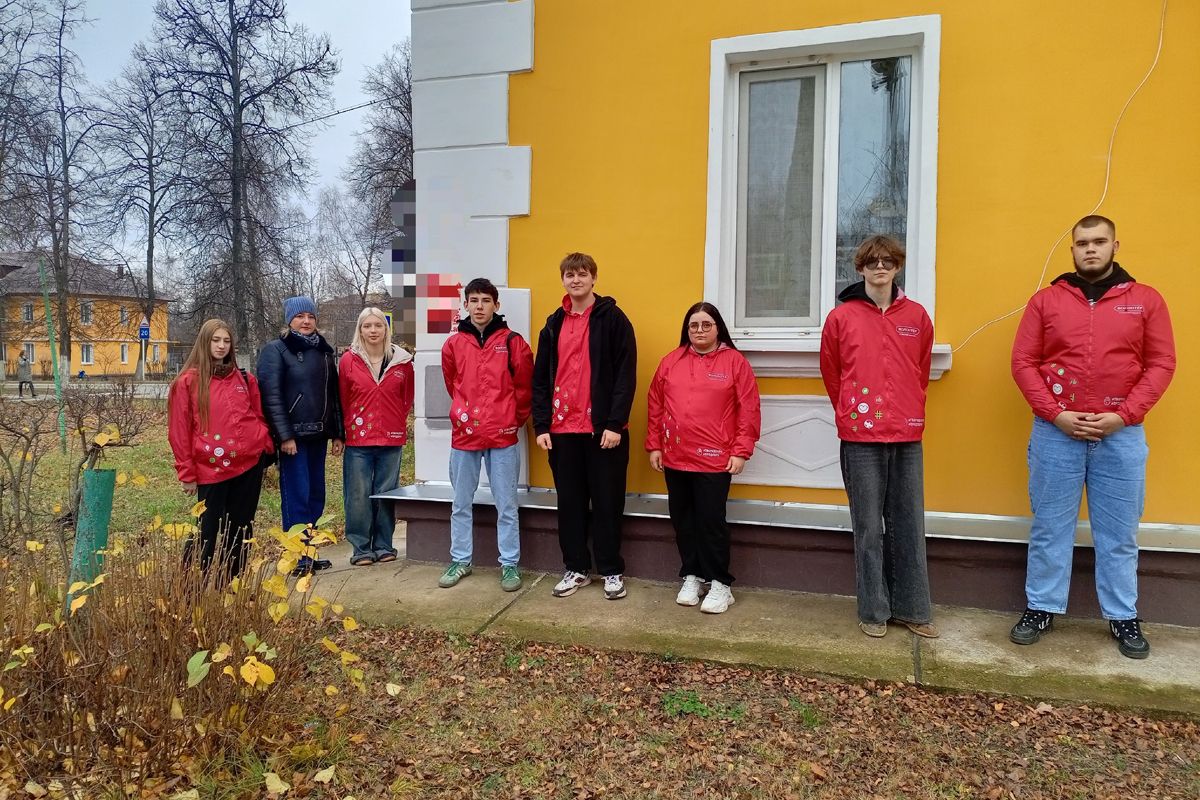 Суворовские волонтеры участвуют в акции «Здоровый город начинается с тебя»