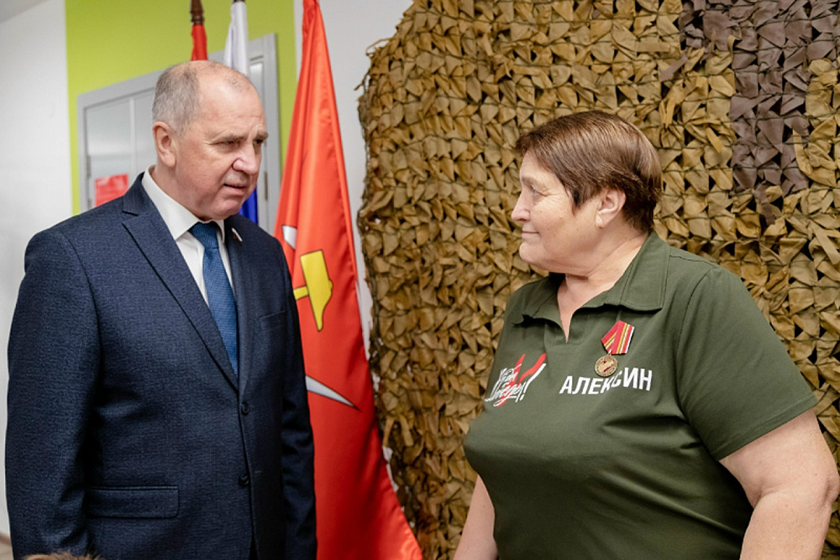 Анатолий Симонов поблагодарил волонтеров за помощь участникам СВО Анатолий Симонов поблагодарил волонтеров за помощь участникам СВО