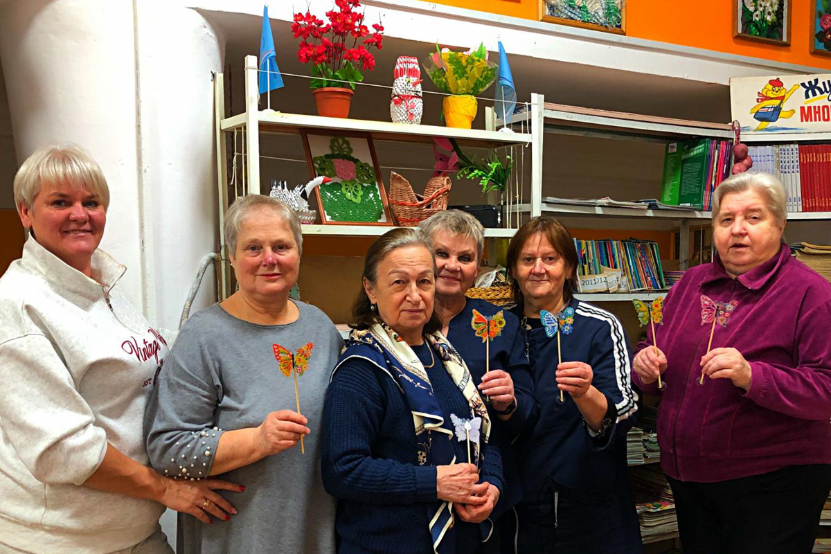 В библиотеке поселка Центральный прошел мастер-класс «Алмазное чудо»