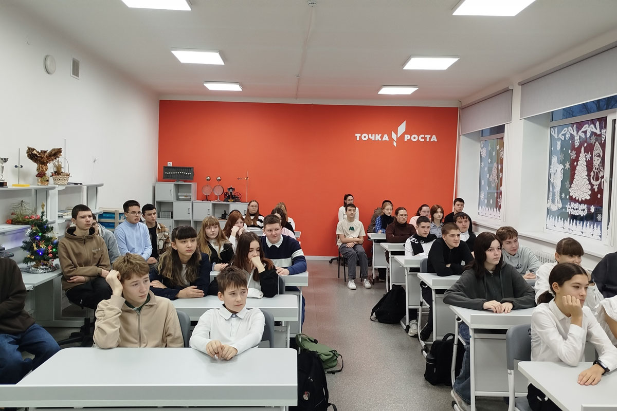 В школах Суворовского района прошли уроки финансовой безопасности