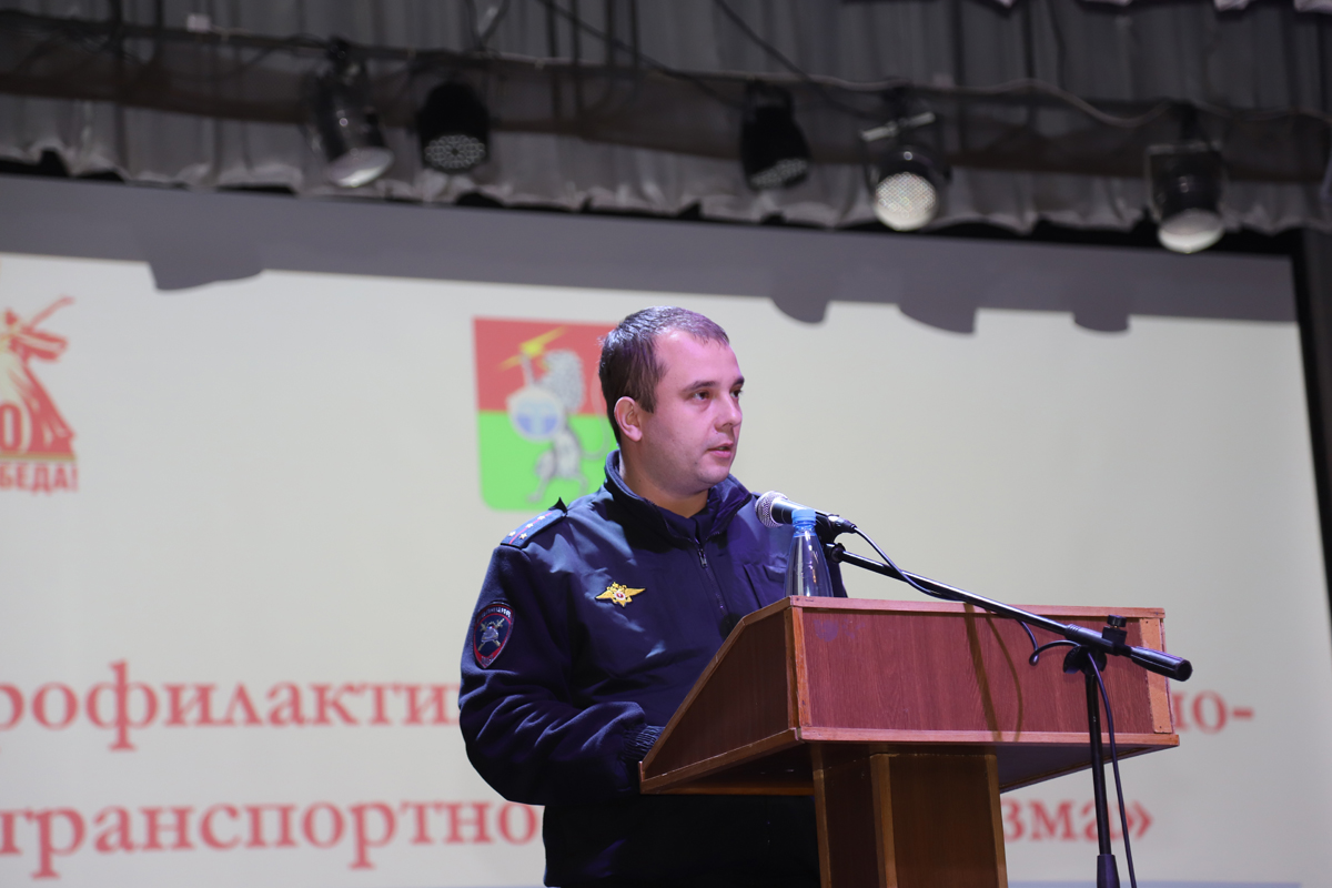 Суворовцам рассказали о безопасности на дорогах
