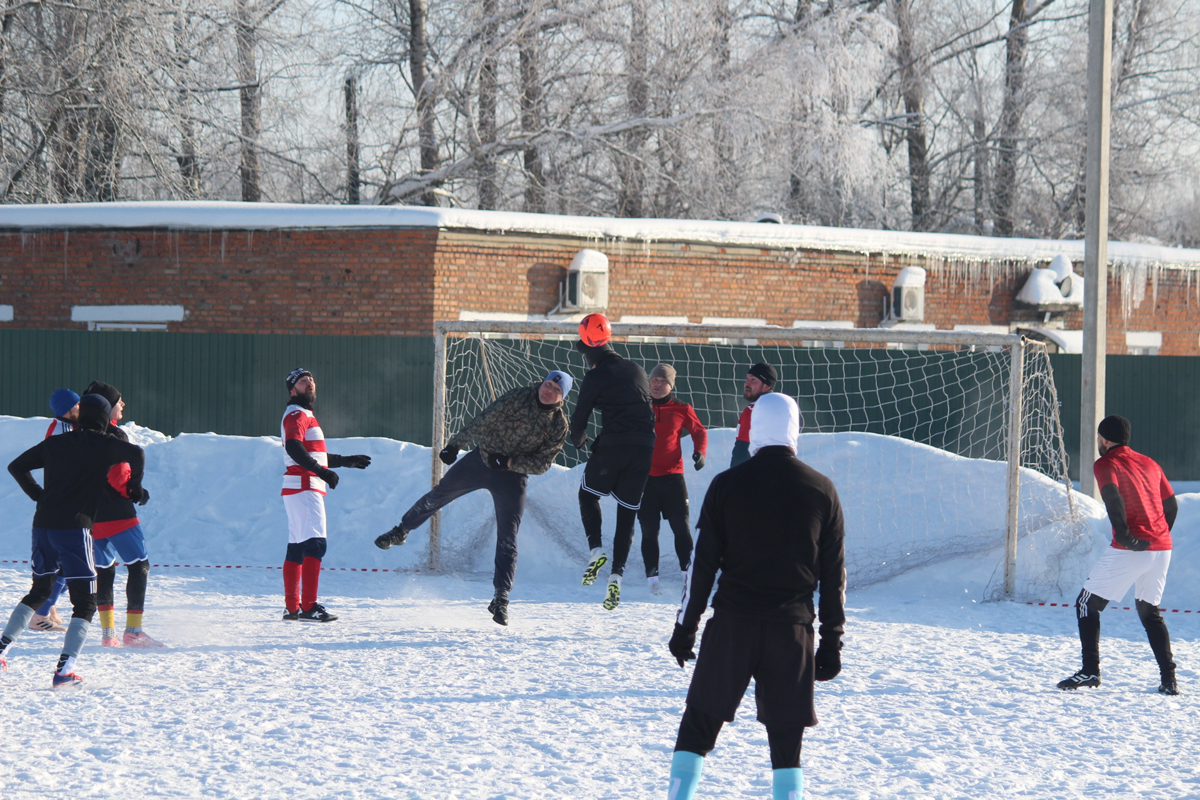 В Суворове прошел 7 тур чемпионата по футболу на снегу «Снеговик» В Суворове прошел 7 тур чемпионата по футболу на снегу «Снеговик»