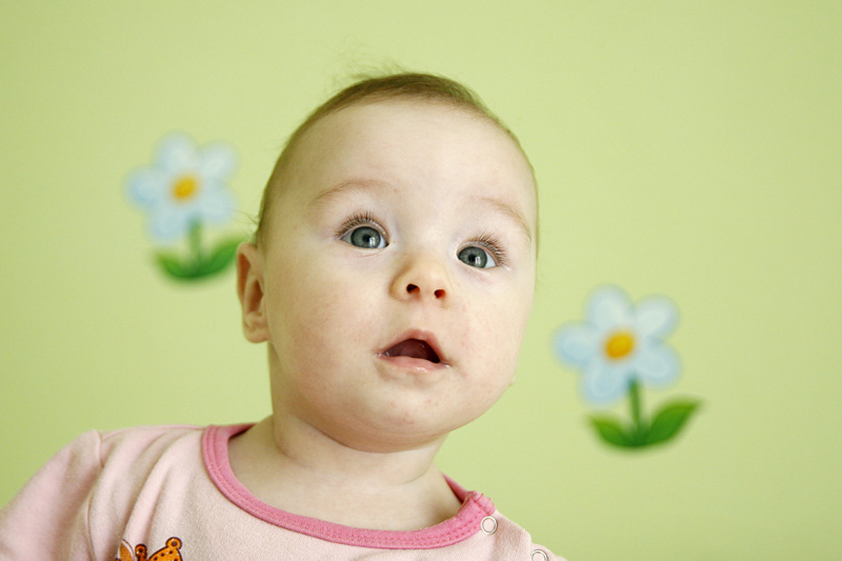 Аист принёс: в феврале в Суворовском районе появились на свет 12 малышей