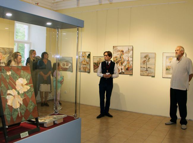 В Чекалинском музее прошло открытие выставки «Сказ о камне»