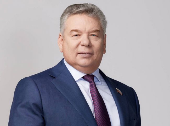 Николай Воробьев поздравил жителей региона с Днем Государственного флага
