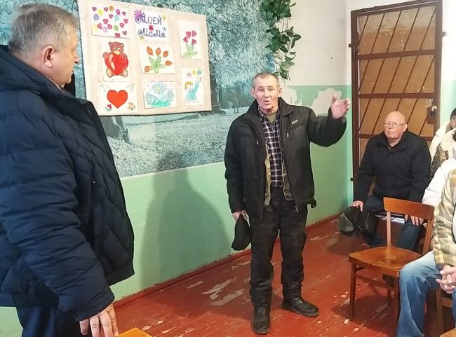 Геннадий Сорокин встретился с жителями сёл Берёзово и Мишнево