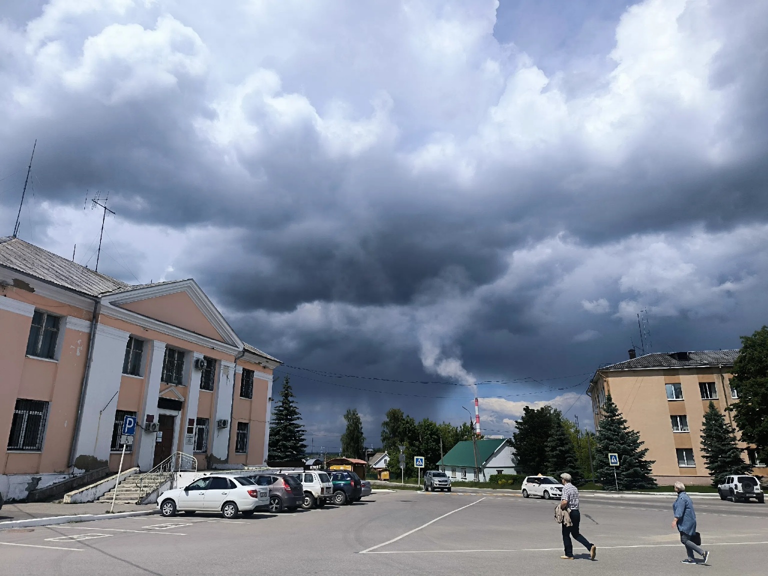 Понедельник встретит суворовцев дождем и грозами