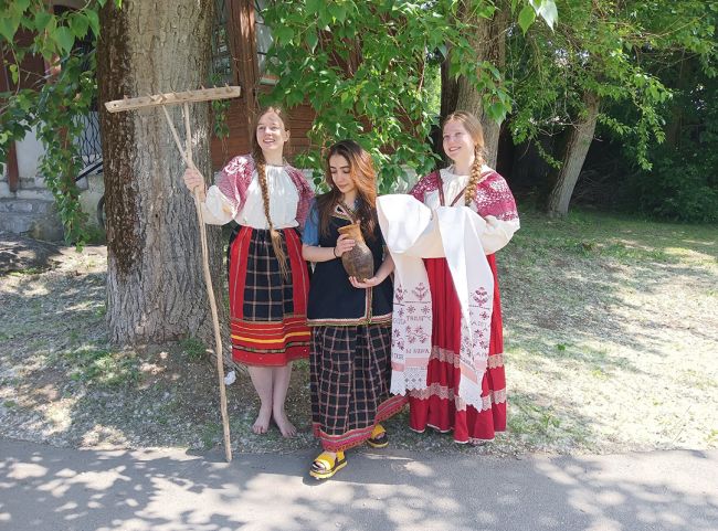 Собиратели народных песен из Москвы побывали в Суворовском районе