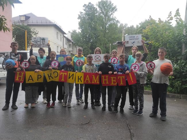 Суворовские волонтёры проводят антинаркотическую акцию