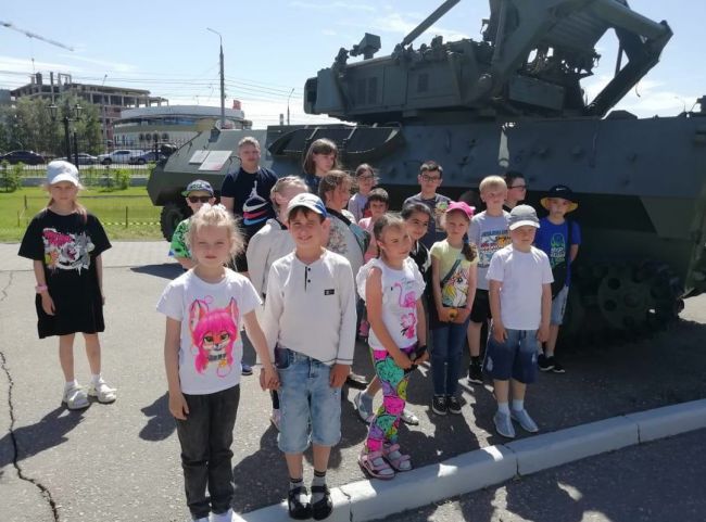 Суворовские школьники побывали на экскурсии в музее оружия