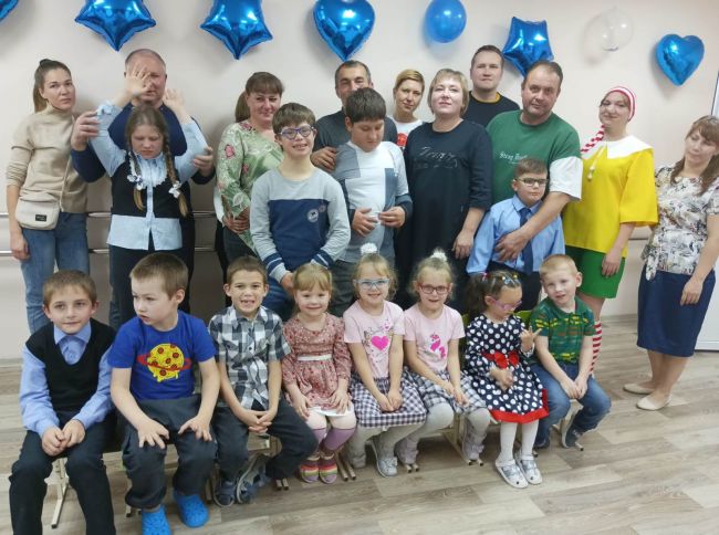 В суворовском полустационарном отделении реабилитации детей с ОВЗ отметили День отца