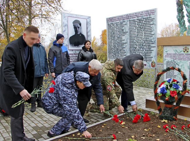 В Суворовском районе прошёл митинг, посвящённый 82-й годовщине первого боя на тульской земле
