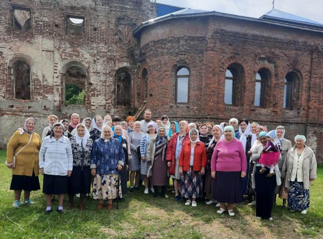 Прихожане храма Покрова Пресвятой Богородицы поблагодарили всех неравнодушных за помощь в восстановлении святыни