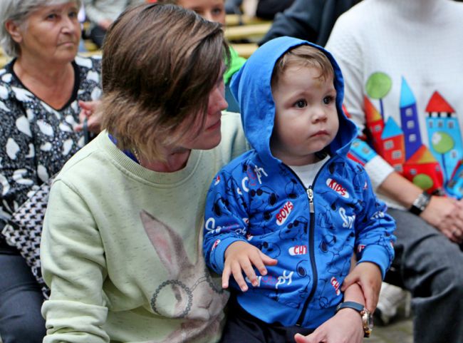 12 малышей родились в Суворовском районе в августе