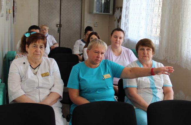 Роман Попов встретился с коллективом районной больницы