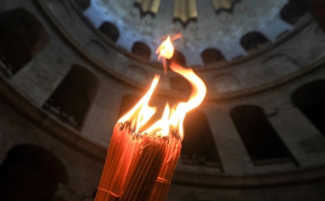 Завтра в Свято-Иверском храме можно будет взять частичку Благодатного огня