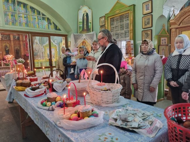 Православные верующие встречают праздник Пасхи