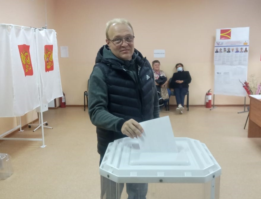 Участие в выборах принял Андрей Косарев
