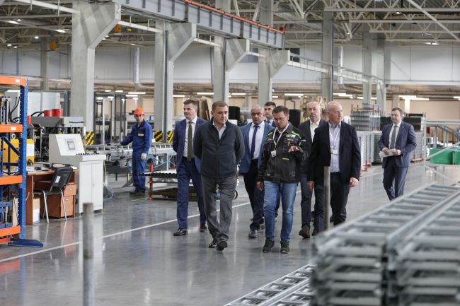 Губернатор посетил производство металлокорпусов в Ясногорске