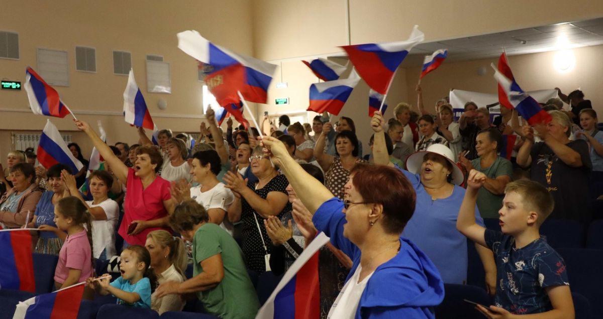В районе выступили артисты филармонии В районе выступили артисты филармонии