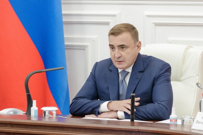 Алексей Дюмин поздравил тульских оружейников с профессиональным праздником
