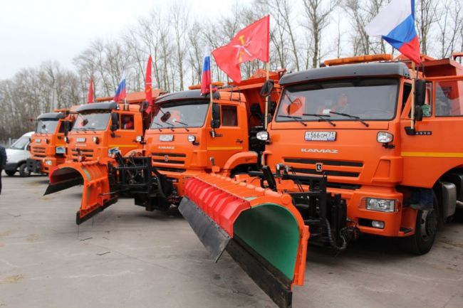 Николай Воробьев поздравил работников дорожной отрасли