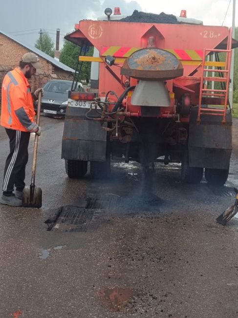 В Теплом начался ямочный ремонт дорог