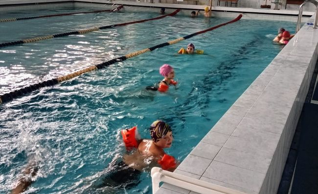Учащиеся Волчье-Дубравской школы приступили к занятиям по плаванию