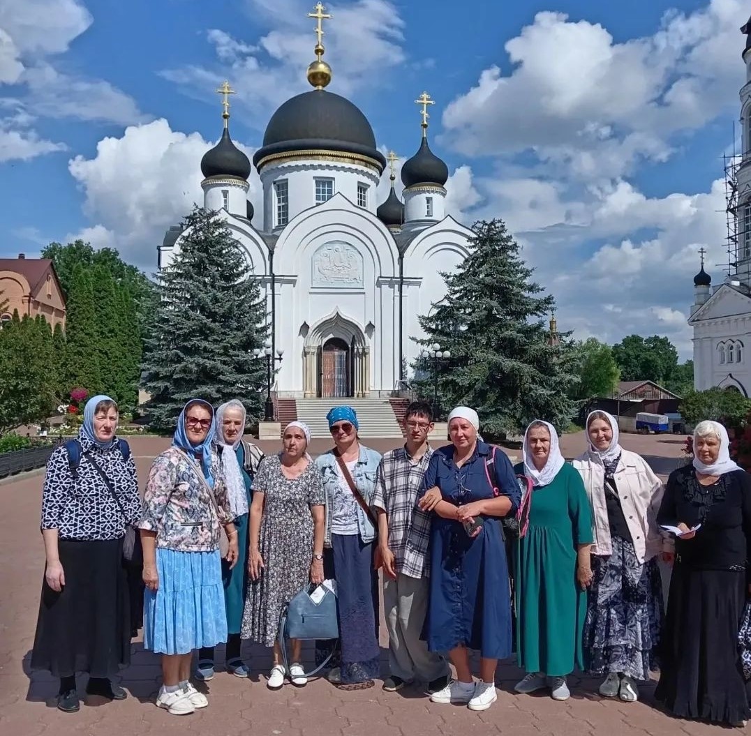 Теплинские верующие побывали в Задонском монастыре