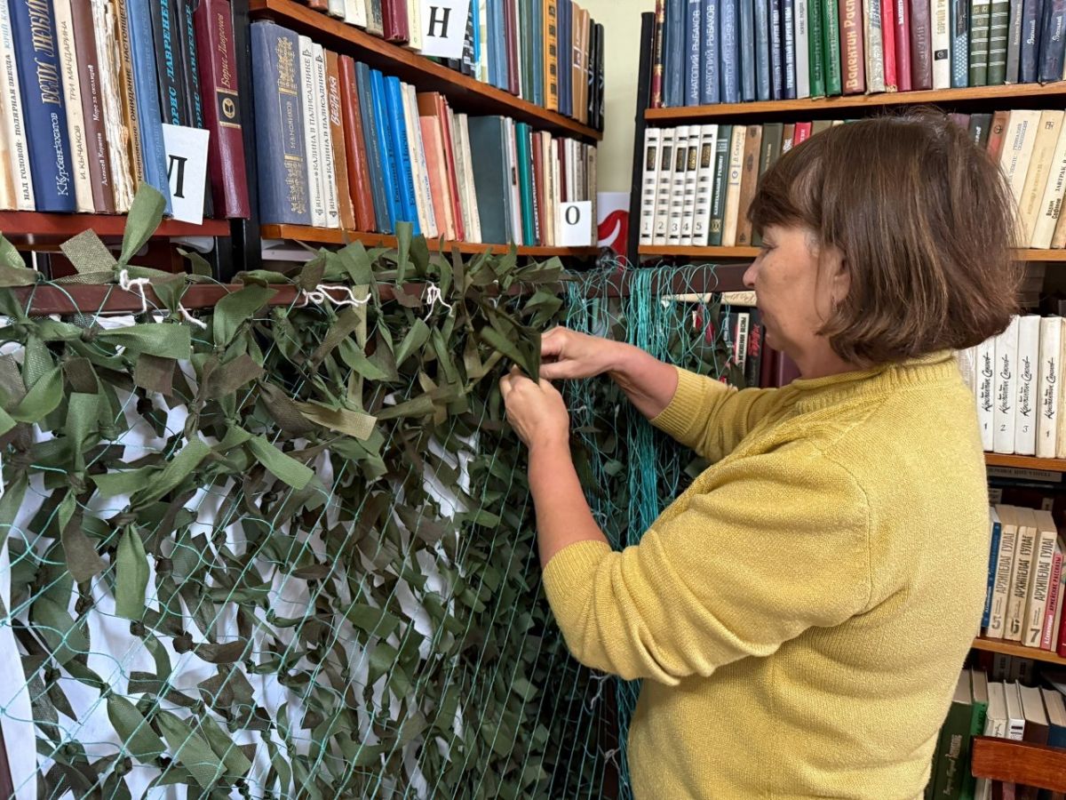 Жители Авангарда помогают героям-контрактникам