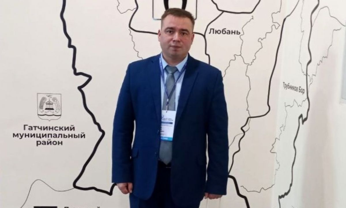 Роман Попов работает на форуме в Ленинградской области Роман Попов работает на форуме в Ленинградской области