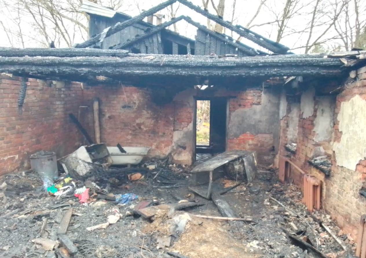 Ночной пожар унес жизни двух жителей деревни Марьино