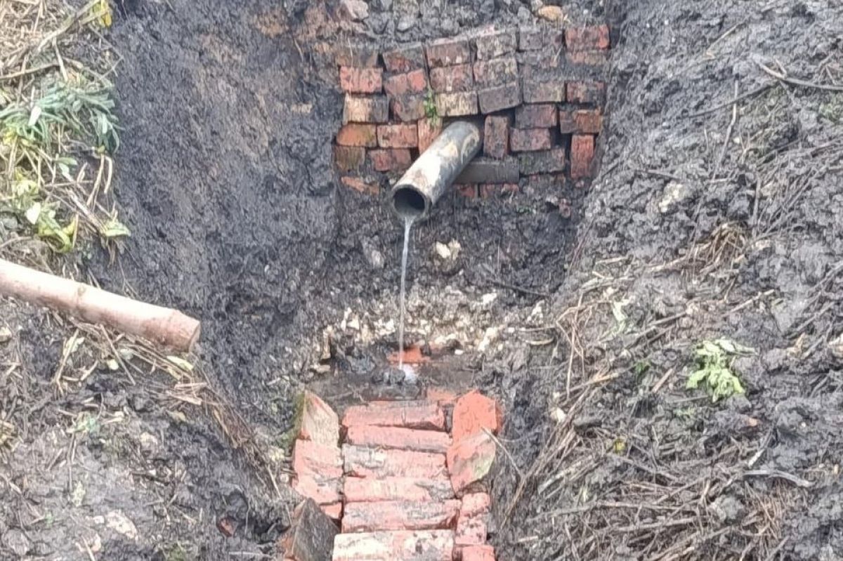 В Мосюковке силами местных жителей возродили родник В Мосюковке силами местных жителей возродили родник