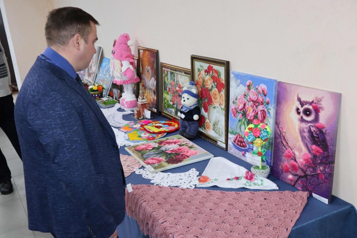 Особенная выставка особенных авторов