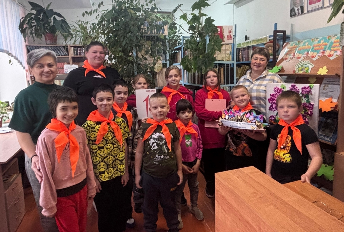 Волонтеры Алексеевской школы получают поздравления