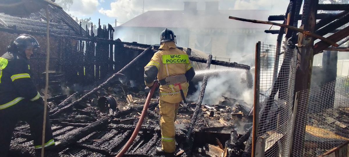 В Горьковском случился пожар. Горели сараи В Горьковском случился пожар. Горели сараи