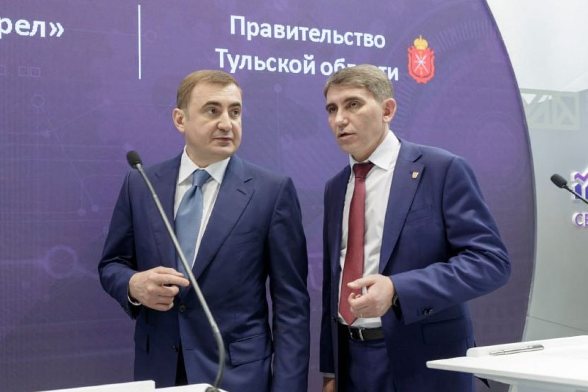 Дмитрий Миляев поздравил Алексея Дюмина с днем рождения