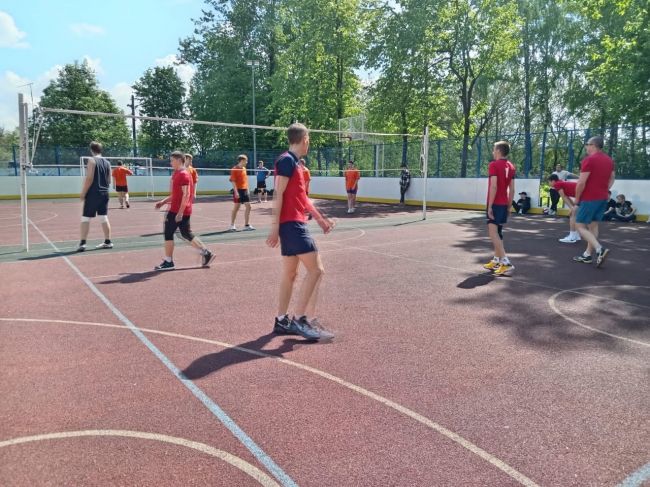 В Теплом прошел межрайонный турнир по волейболу