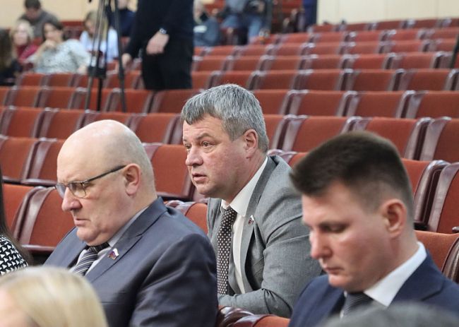 Юрий Моисеев: «Мы преклоняемся перед мужеством наших доблестных бойцов» Юрий Моисеев: «Мы преклоняемся перед мужеством наших доблестных бойцов»