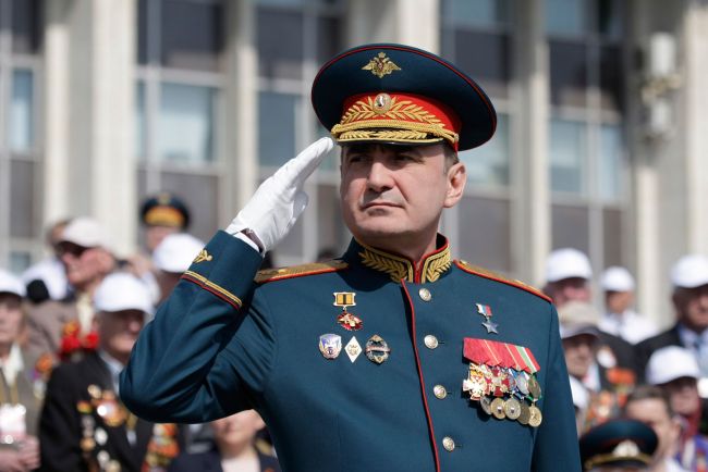 Алексей Дюмин поздравляет туляков с Днем Победы
