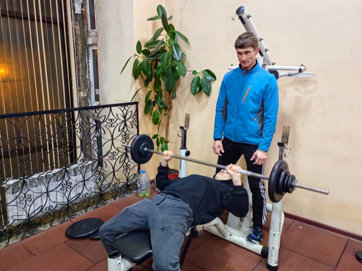 Теплоогаревская молодежь тягала штанги в силовом турнире Теплоогаревская молодежь тягала штанги в силовом турнире