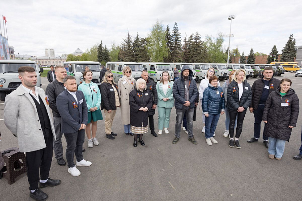В Тепло-Огаревскую больницу передали два новых автомобиля «Нива Тревел» В Тепло-Огаревскую больницу передали два новых автомобиля «Нива Тревел»