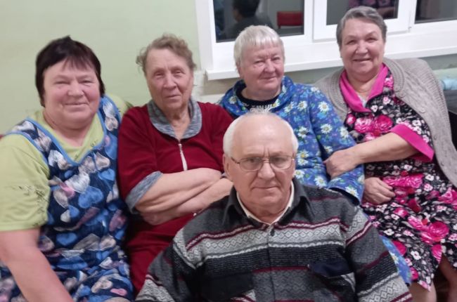 Когда лечат стены и люди: пенсионеры благодарят работников стационара теплинской больницы