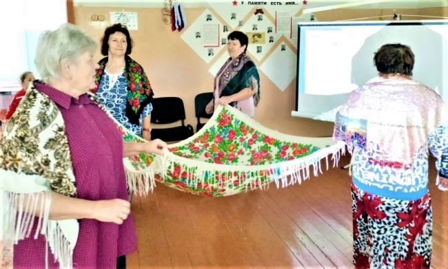 В Ивановском СДК слушали песни Урала