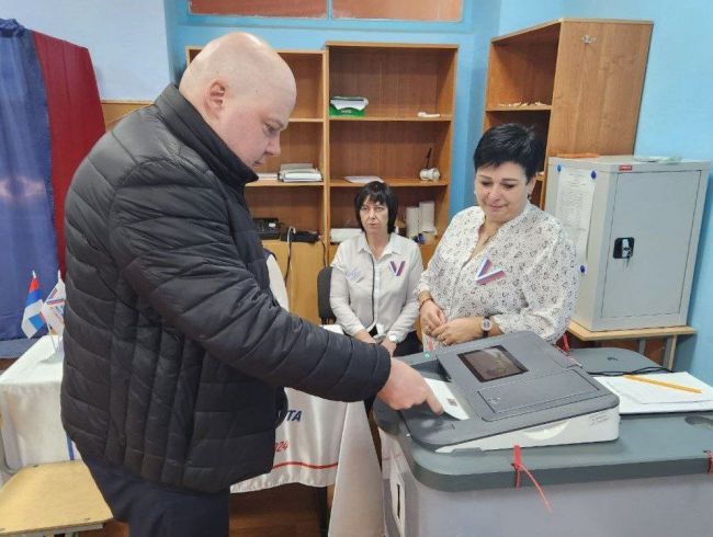 Проголосовал депутат облдумы, руководитель регионального отделения «ПАРТИИ РОСТА» Андрей Мазов