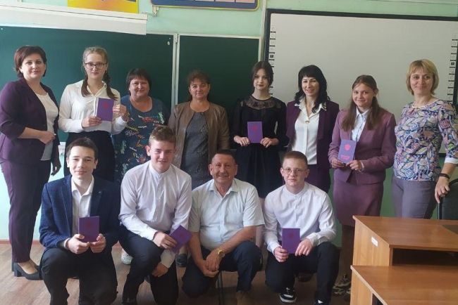 В Нарышкинской школе вручили аттестаты девятиклассникам
